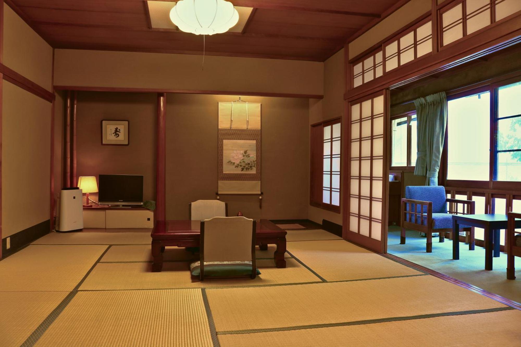 Ryokan Tsutaya 3*